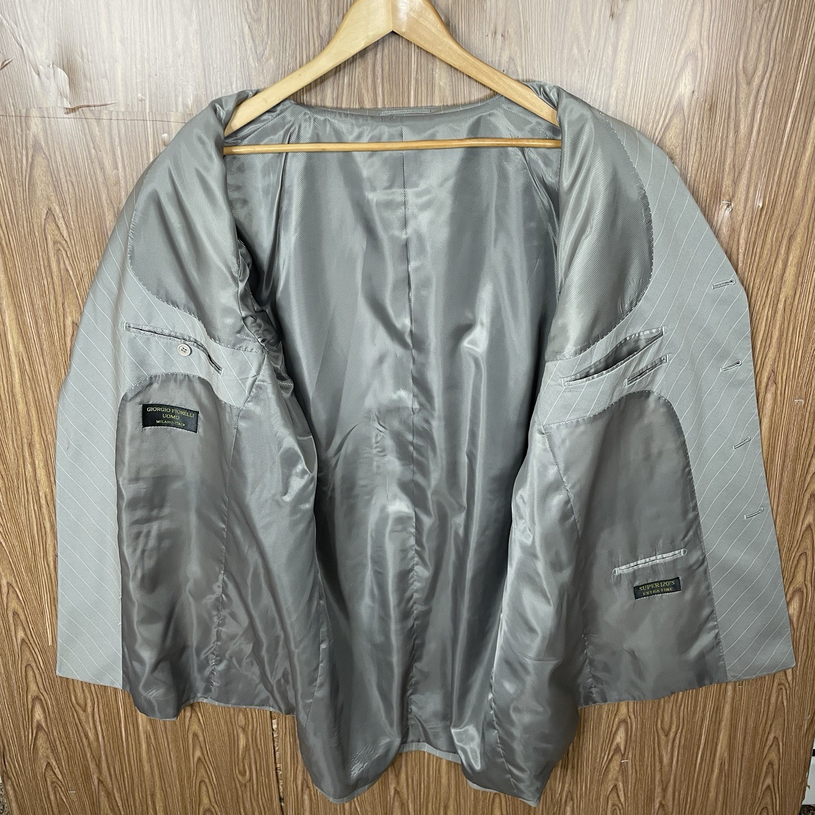 Giorgio Fiorelli Uomo 2 Piece Suit Mens 50L 42x29 Beige Striped Polyester Peak