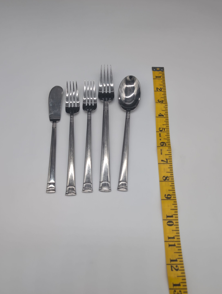 Oneida Stainless Flatware Set 5pc Modern Knife Fork Spoon Silverware Lot