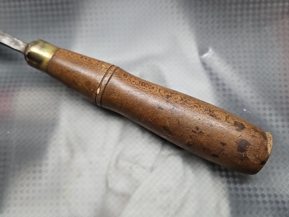 Antique BUCK BROS. 1/2" Tang WOOD HANDLE CHISEL