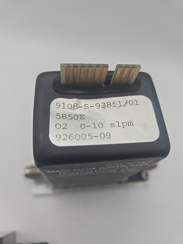Brooks Mass Flow Controller 5850e (Pair)