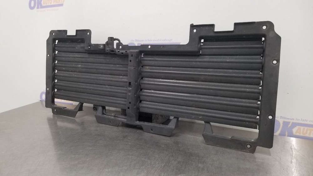 17 CHEVY TAHOE AIR SHUTTER ASSEMBLY