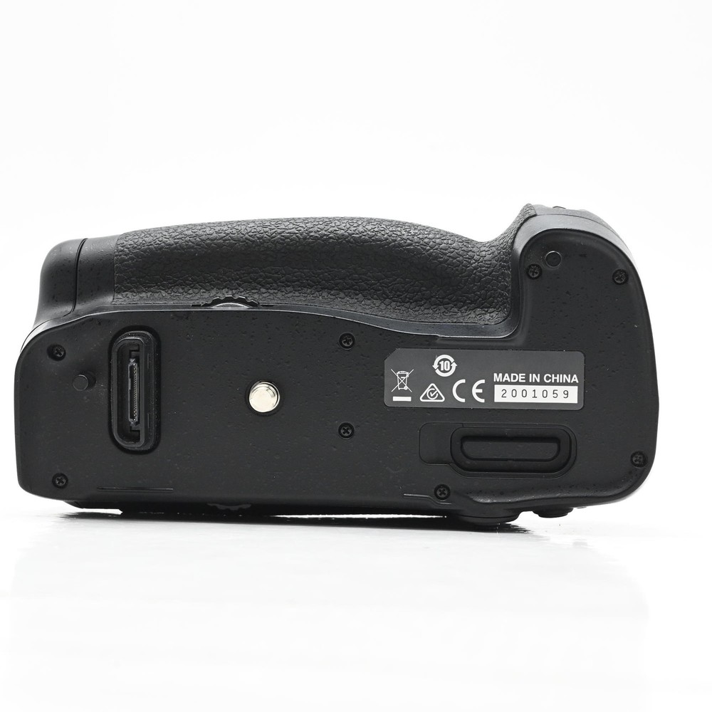 Nikon MB-D17 Multi Power Battery Pack for Nikon D500 #059