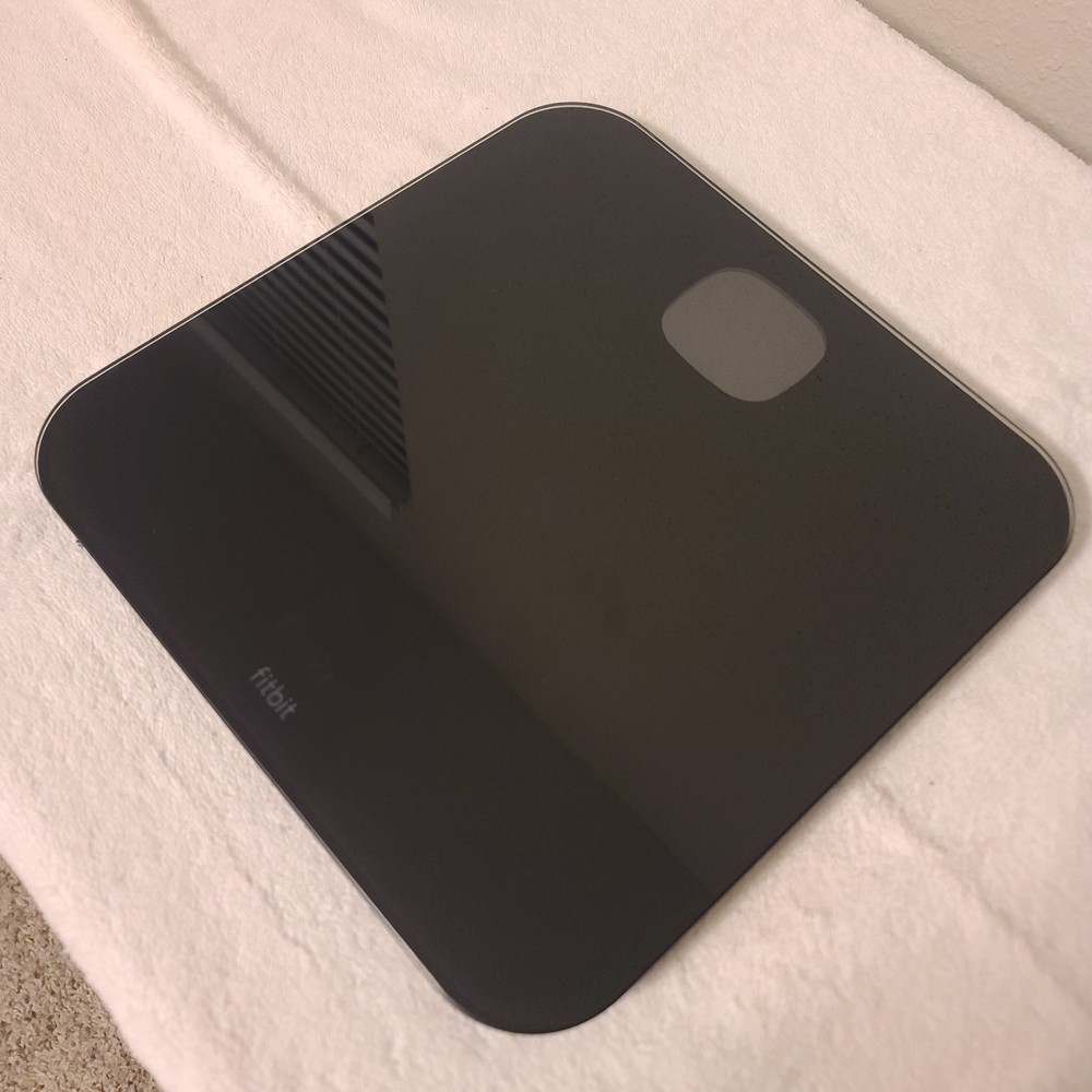 Fitbit Aria Air FB203 Smart Bluetooth Digital Scale White Tested Works