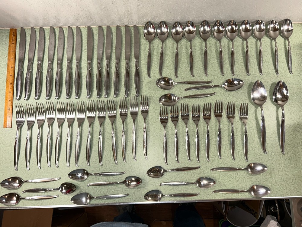 ONEIDA COMMUNITY DRIFTWOOD Flatware 61 pieces