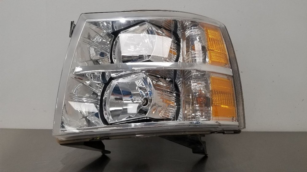 13 CHEVY SILVERADO 2500 HEADLIGHT HEADLAMP LEFT DRIVER