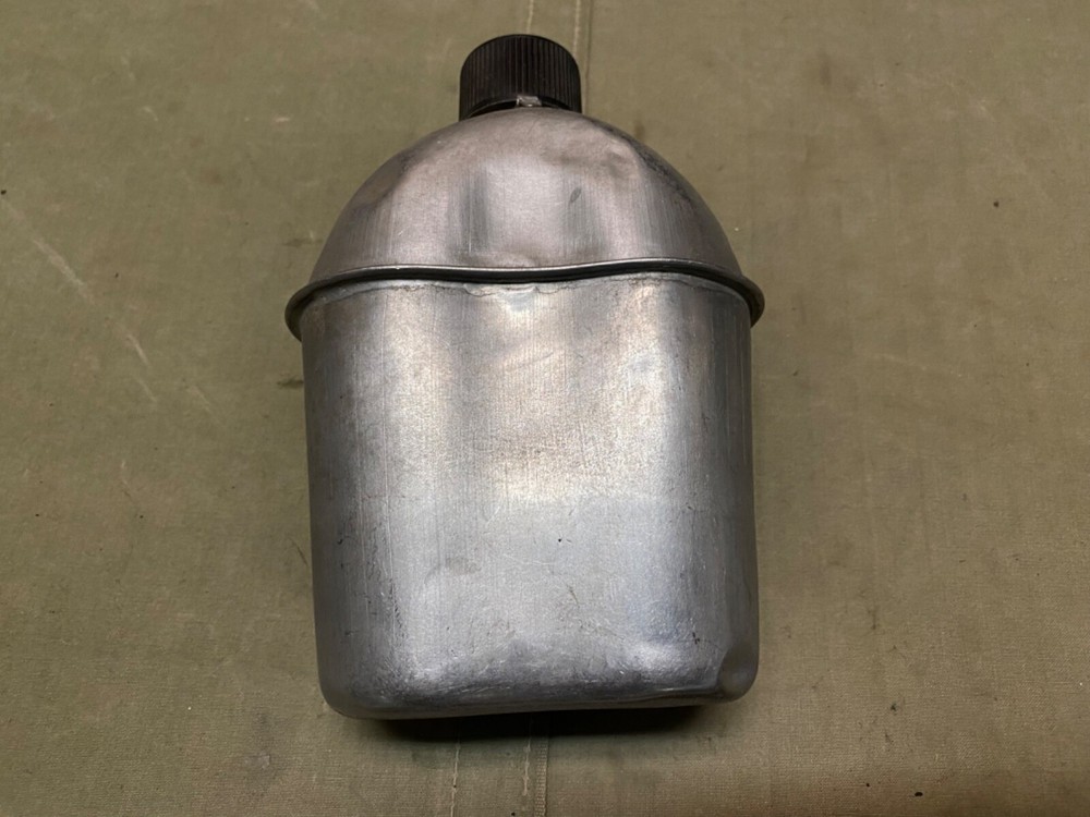 ORIGINAL WWII US ARMY & MARINE INFANTRY M1942 CANTEEN-DATED 1945