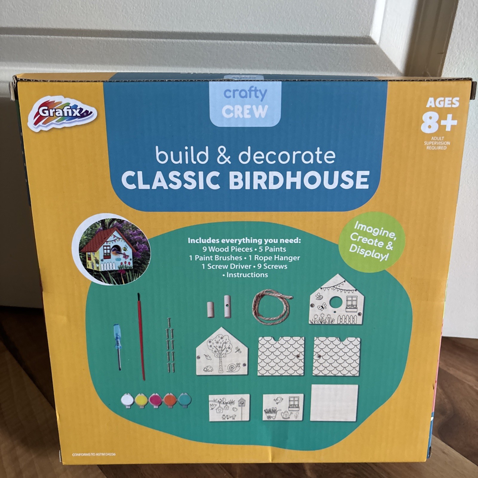 Crafty Crew Build & Decorate Classic Birdhouse