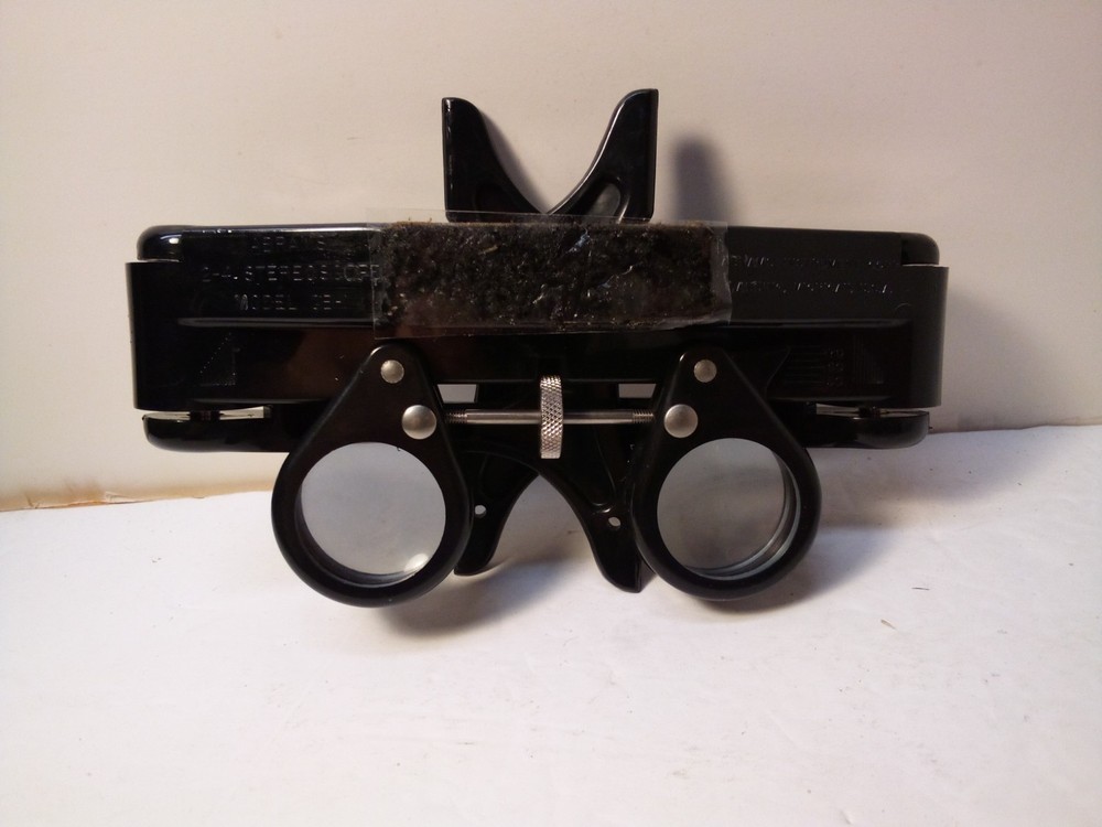 Vintage Abrams 2-4 Stereoscope Model CB-1 w/Case