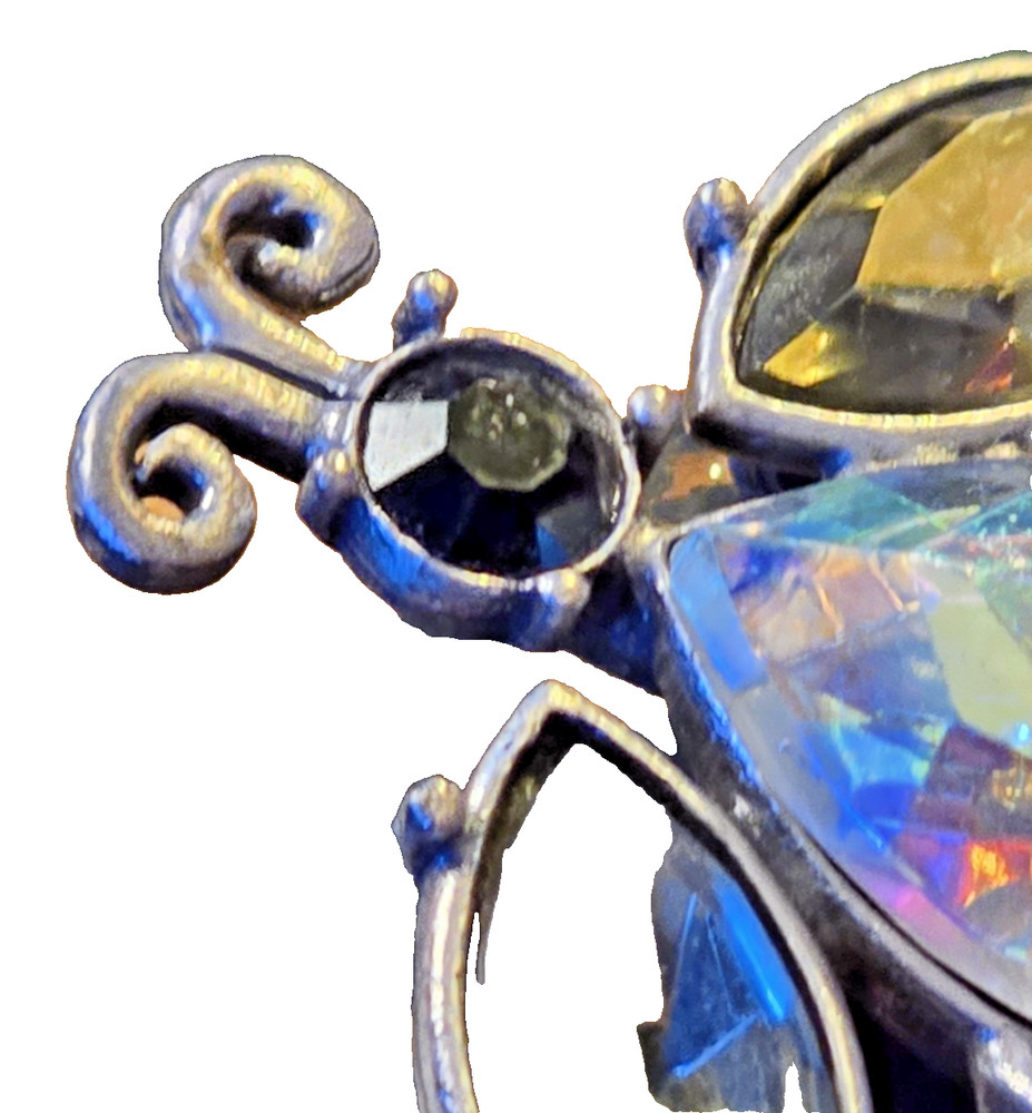 BEE OR INSECT BUG PIN WITH PEAR SHAPED AB STONE BODY