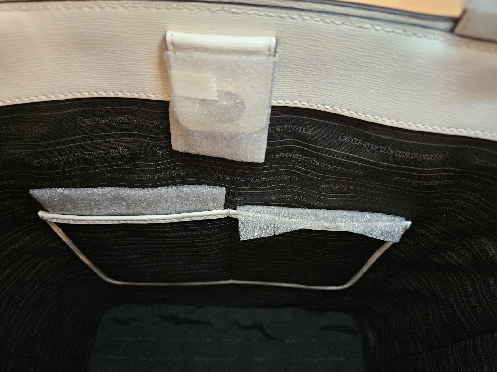 Disney X Kate Spade New York Snow White Waverly Tote NEW WITH TAGS AND DUST BAG