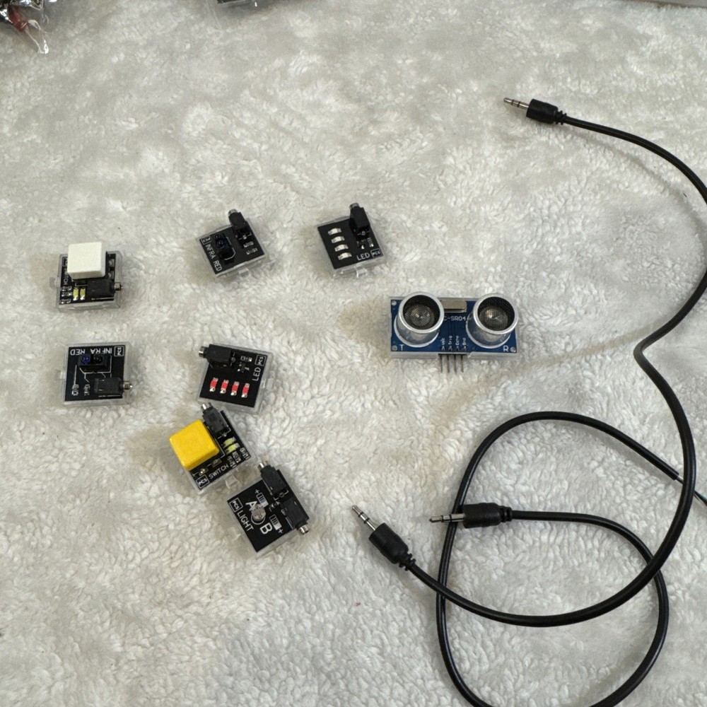 PCS Edventures Discover Robotics Programming Various Parts Large Lot