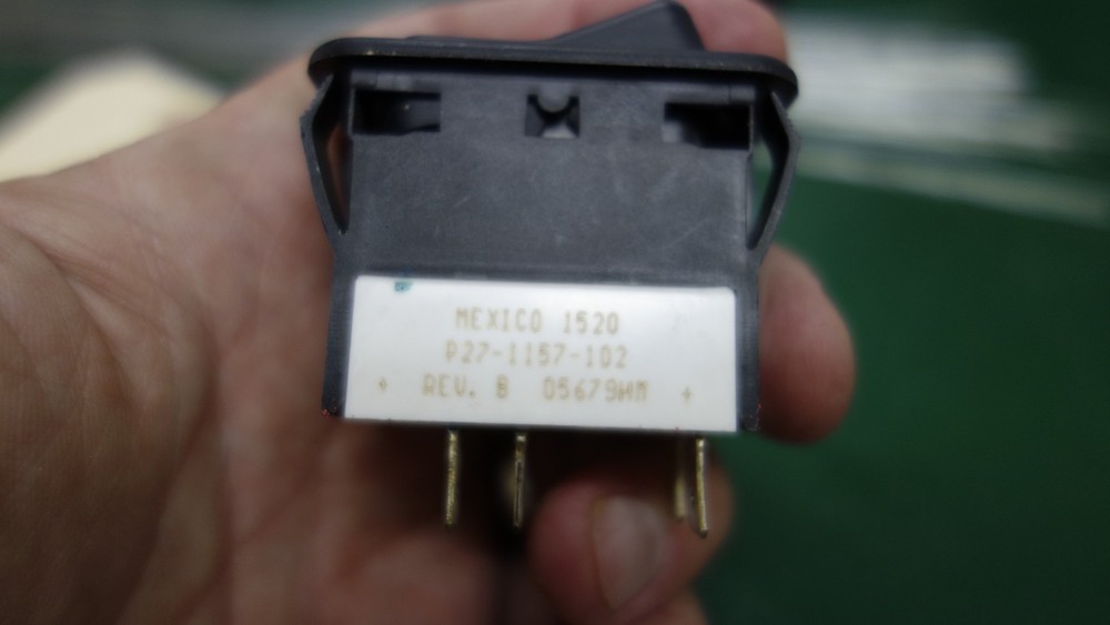 Peterbilt 579 Window Lock Control Switch p27-1157-102
