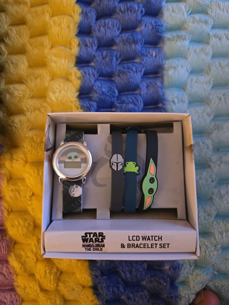 Star Wars Mandalorian Lcd Watch & Braclet Set