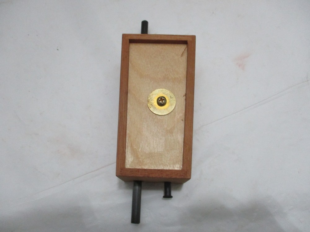 Quaker Boy Cyclone Waterproof Push Button Pin Turkey Box Call