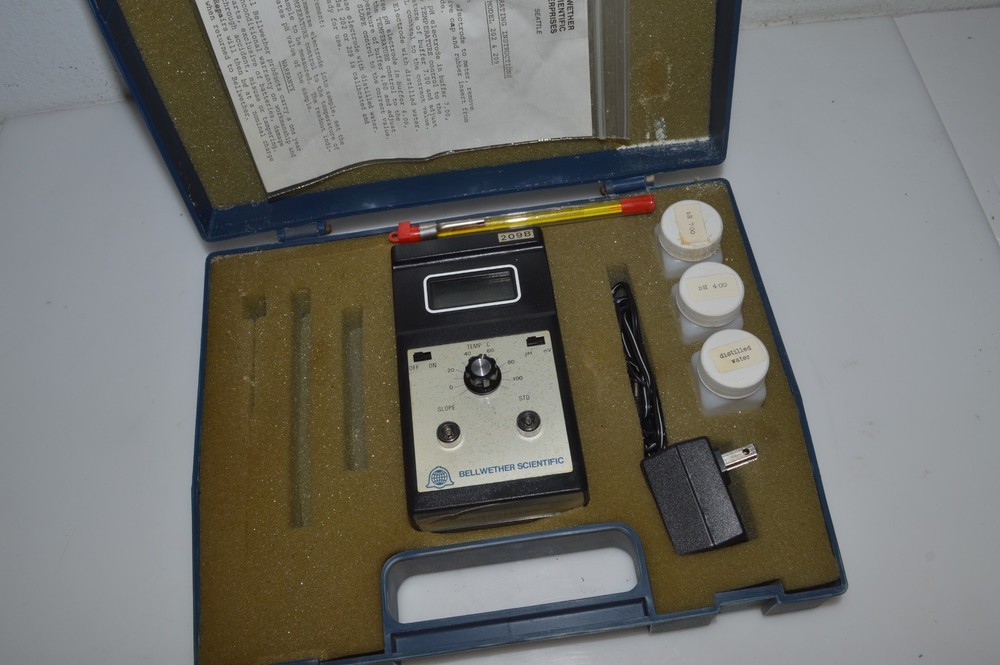 *TC* BELLWETHER SCIENTIFIC ENTERPRISES PH METER MODEL 209B IN CASE (LTI10)