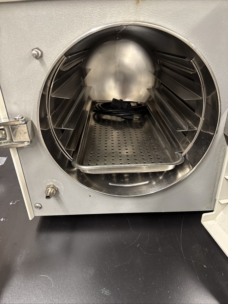 Tuttnauer 2540E Autoclave