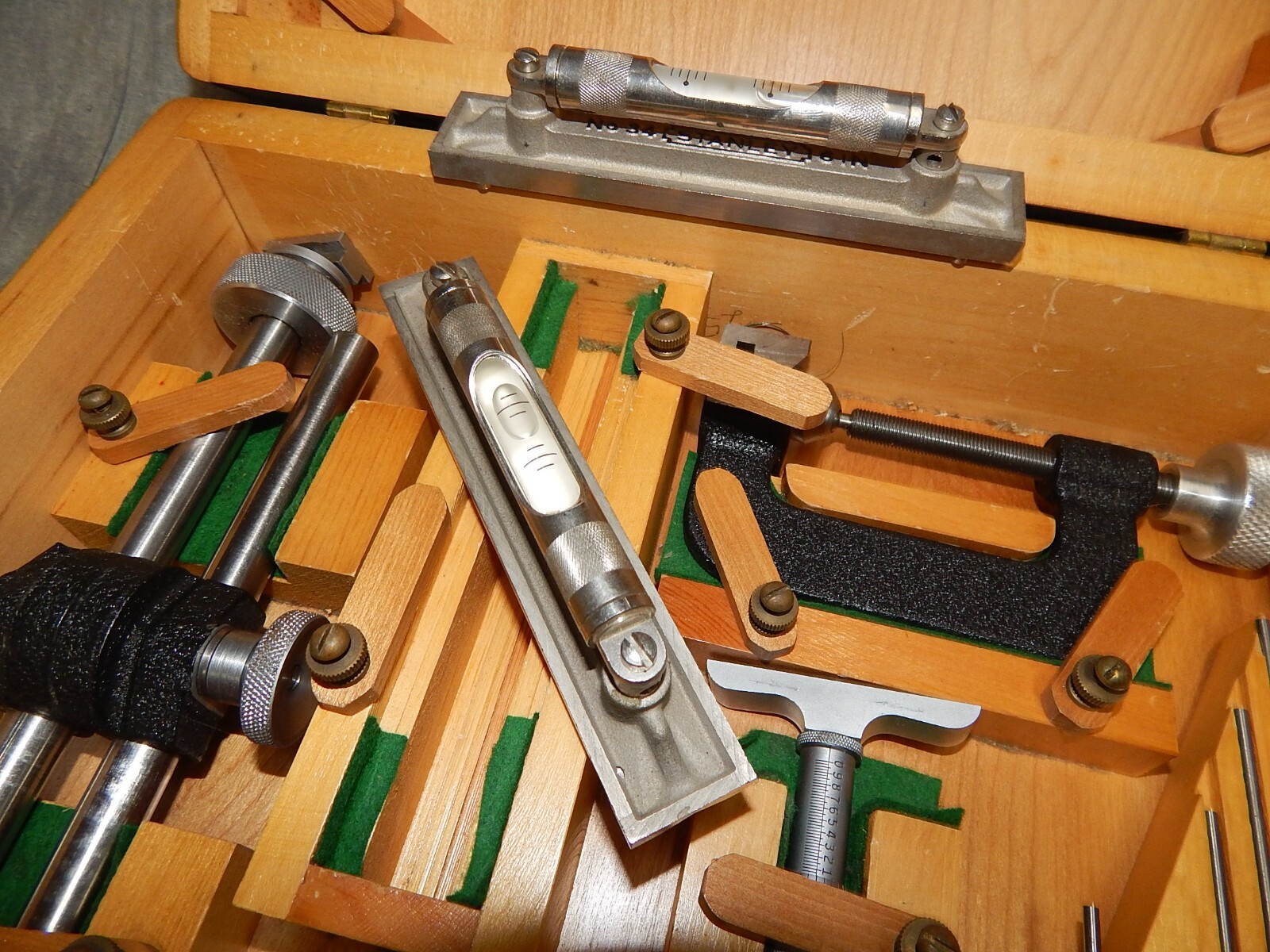 Machinists Tool set with Micrometer, levels and other tools Special purpose ????