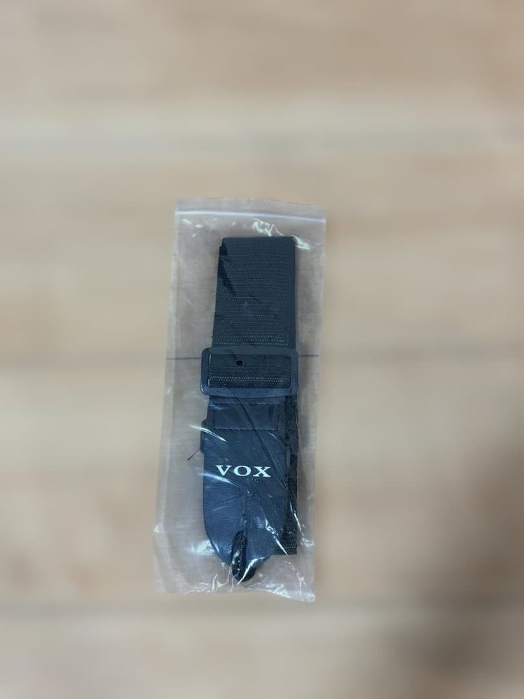 VOX Apache-2 Electric Bass Red-White Rhythm Function Safe Packing!