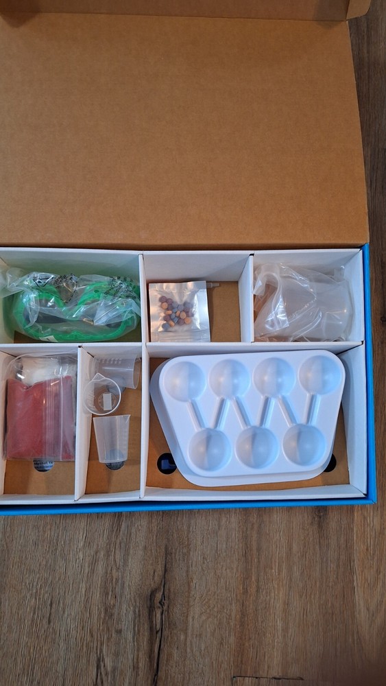 Lakeshore Beginner's Science Lab 12 Experiments AA254