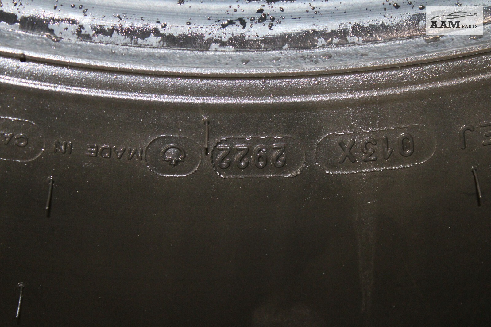 2018-2024 FREIGHTLINER CASCADIA WHEEL TIRE 275/80 R22.5 MICHELIN OEM