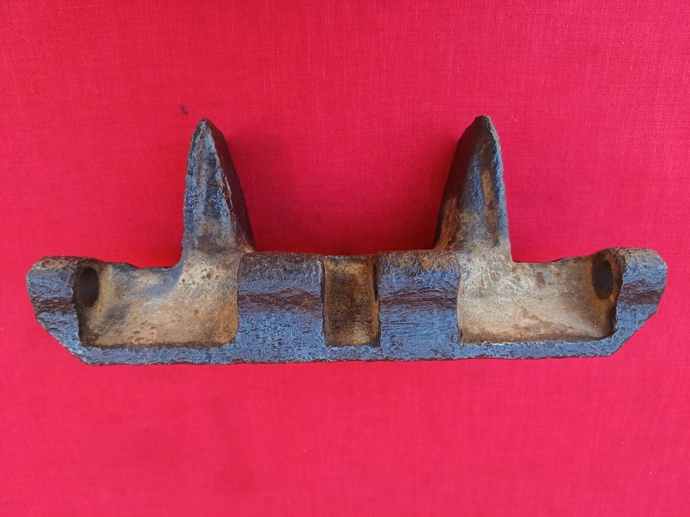 WW2 German - Czech Panzer tank LT 35 - LT vz.38 track link