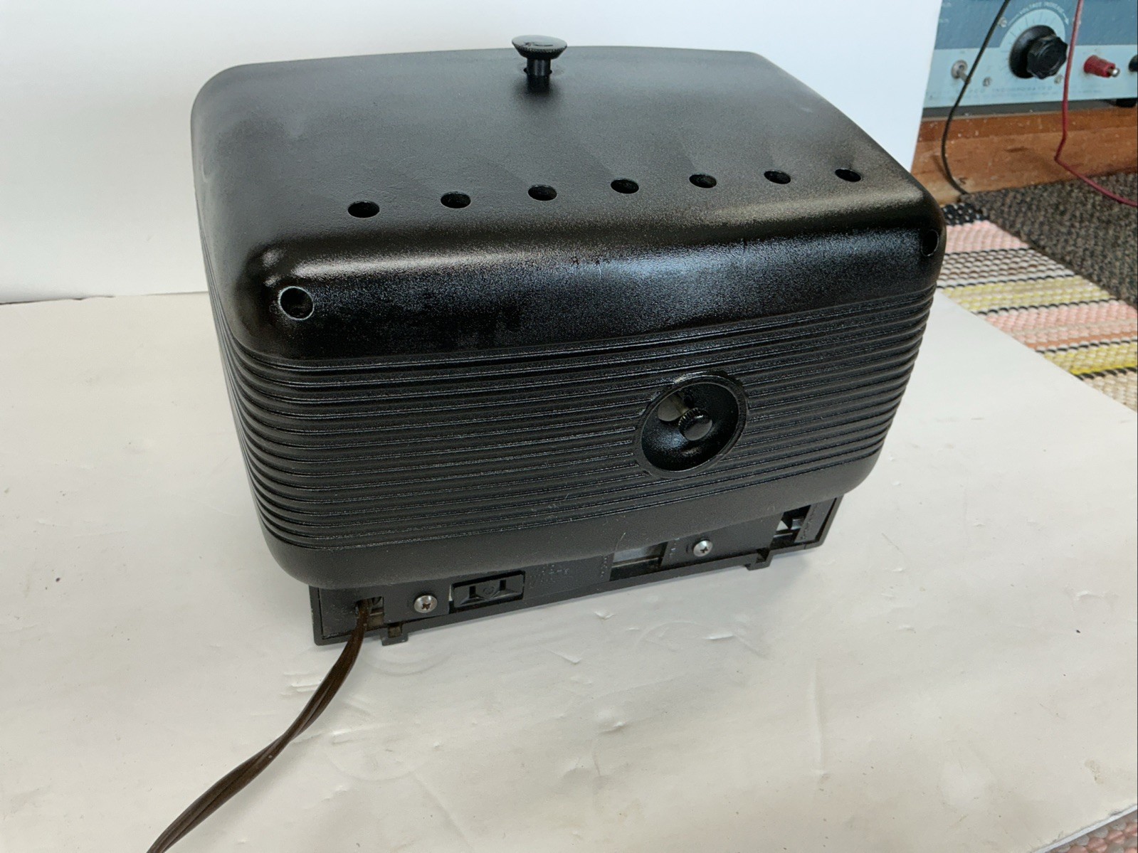 Vintage RCA Victor 5C581 "Debonair" Clock Radio (1954) Antique Works!