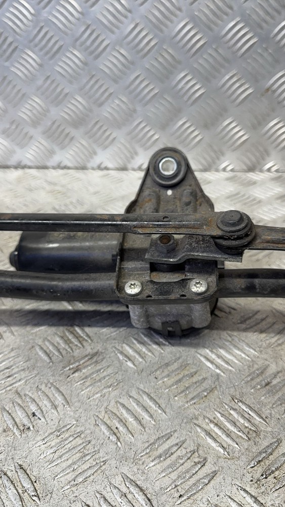 KIA CEED FRONT WIPER MOTOR 2009