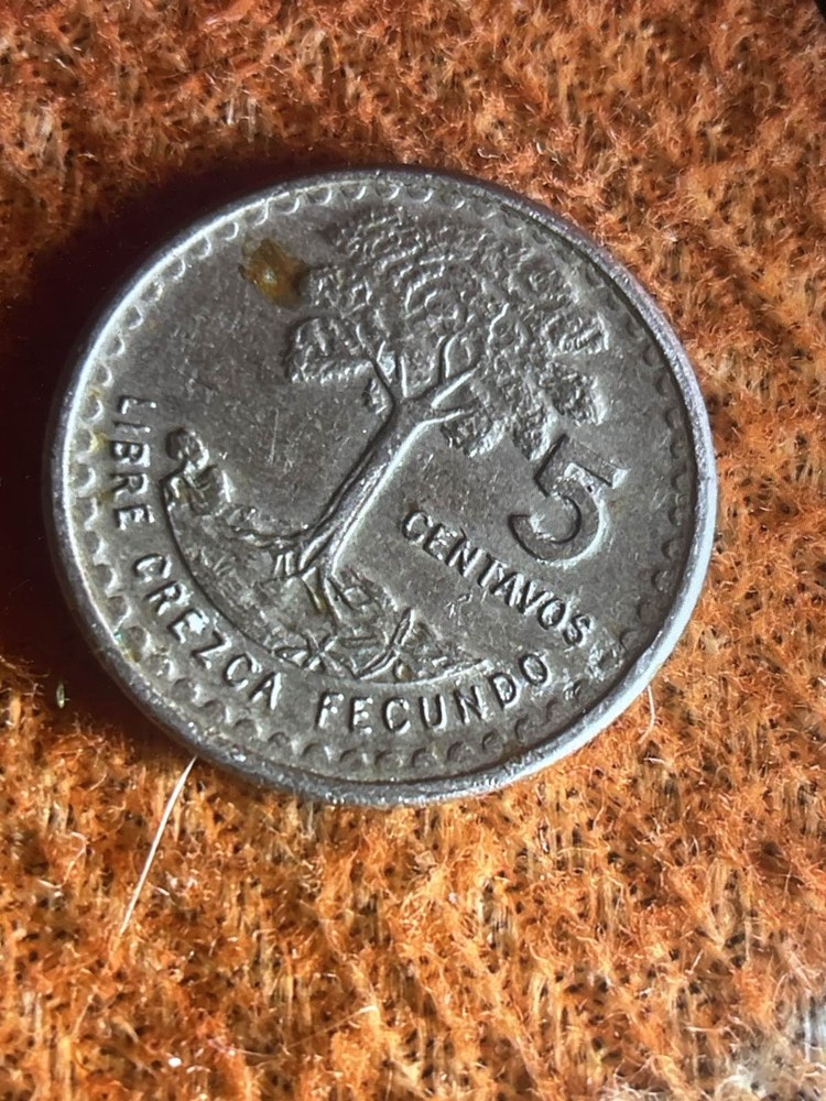 1974 Guatemala 5 Centavos Coin