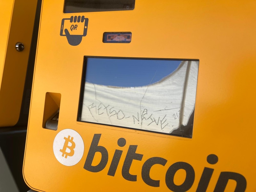 General Bytes atm machine/teller