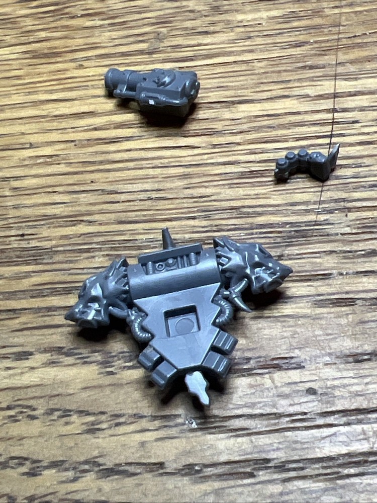 Space Wolves Wulfen Bits; Wolf Head Backpack w Auto Launcher Warhammer 40K B