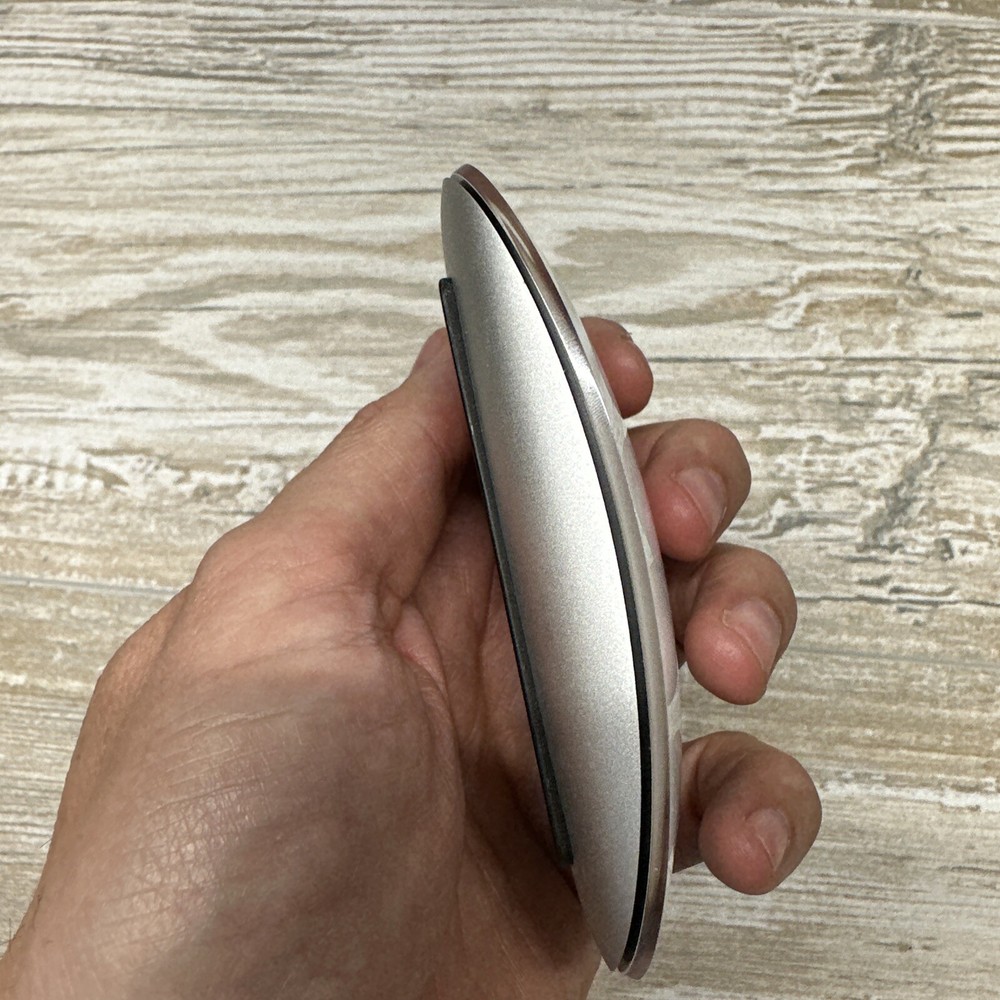 Apple Magic Mouse Bluetooth Wireless Model A1296 Needs 2 AA Batts - Not Included