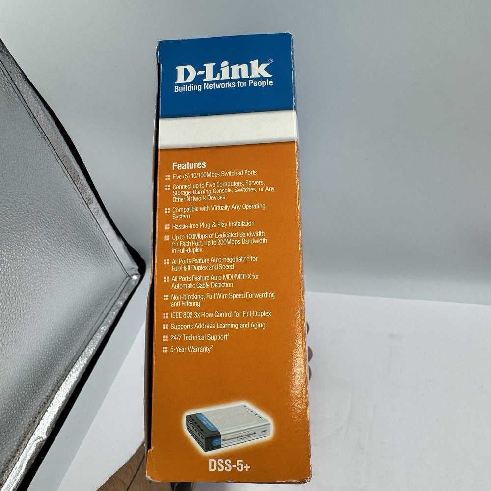 D-LINK DSS-5+ 5 PORT 10/100MBPS ETHERNET NETWORK SWITCH ULBT-26