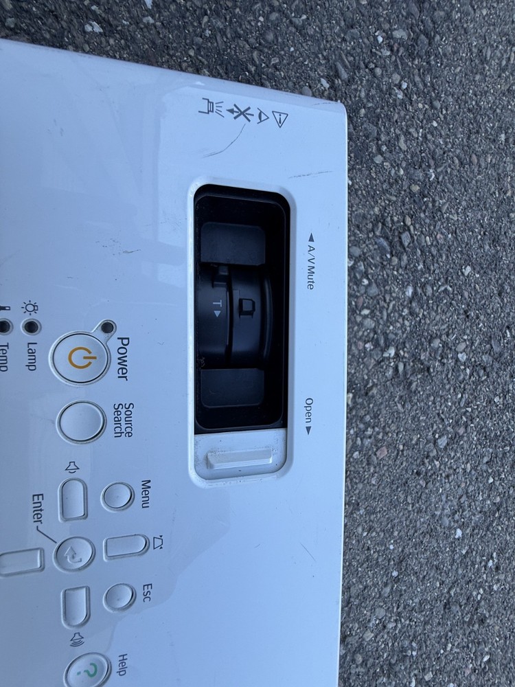 Epson LCD Projector PowerLite 83+ Model EMP-83H