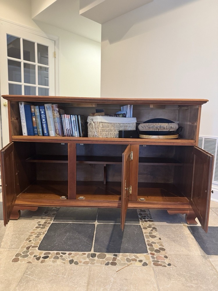 CHERRY WOOD BUFFET/SIDEBOARD
