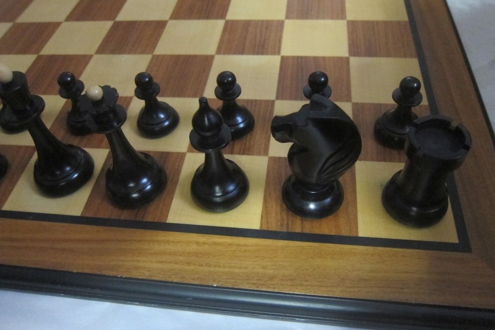 Large Chess Set Complete Weighted Wood Chessmen with Board