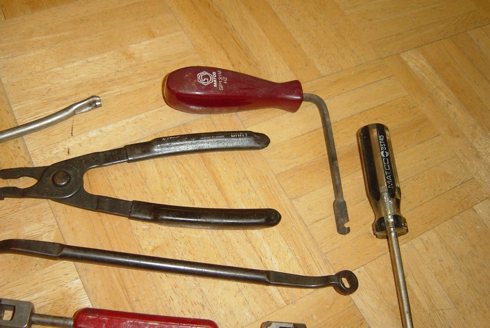 MATCO TOOLS 8 PIECE ASSORTED BRAKE TOOLS BLEEDER, SPRING, INSTALLER, RETAINER +