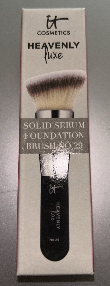 It Cosmetics Heavenly Luxe Solid Serum Foundation Brush No. 29 - Sealed