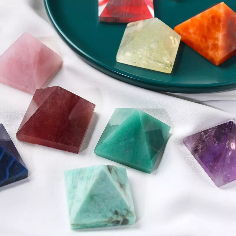 Natural Quartz Crystal Point Tower Chakra Healing Energy Stone Gemstone Pyramid
