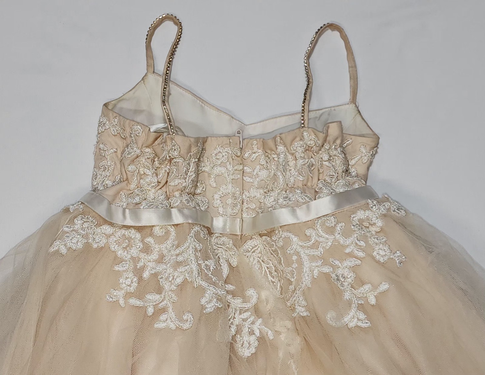 $180 Davids Bridal Ivory Floral Applique Spaghetti Strap Flower Girl Dress Sz 4