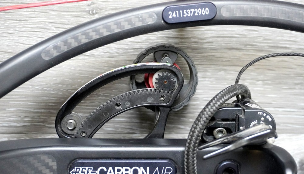 PSE Carbon Air compound bow w/Protective Case