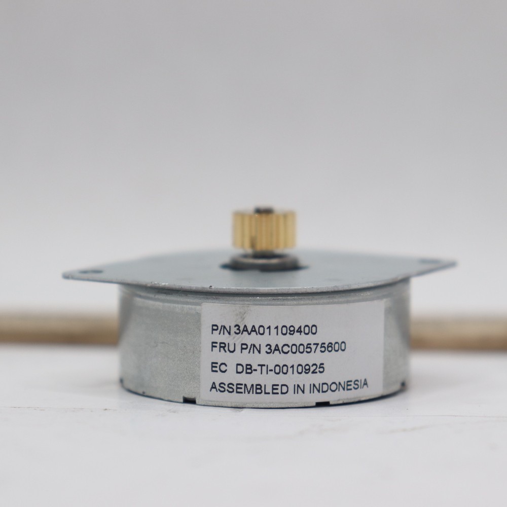 Engine Step-by-Step Unipolar 7.5Â° 7 Ohm 12V 3AA01109400