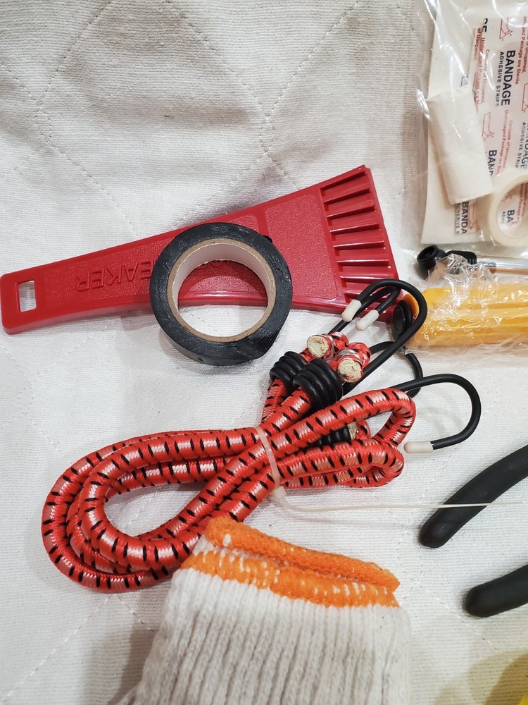 Performance Tool Deluxe Roadside Emergency Kit