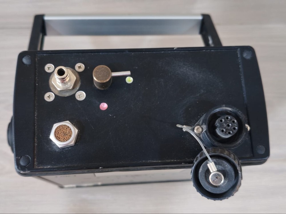 WELD TECH OXYGUARD OM1 OXYGEN TRACE ANALYSER - NEED CHANGE BATTERY