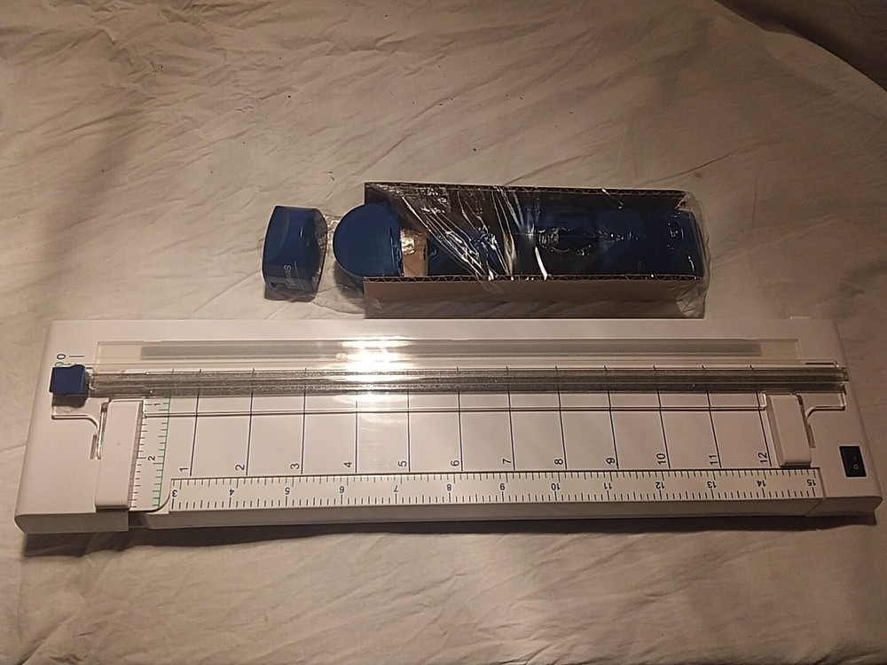 Rolling Cutter For Scrapbook