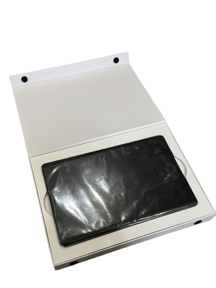 New Wacom Intuos Pro Medium PTH-660 Graphics Tablet