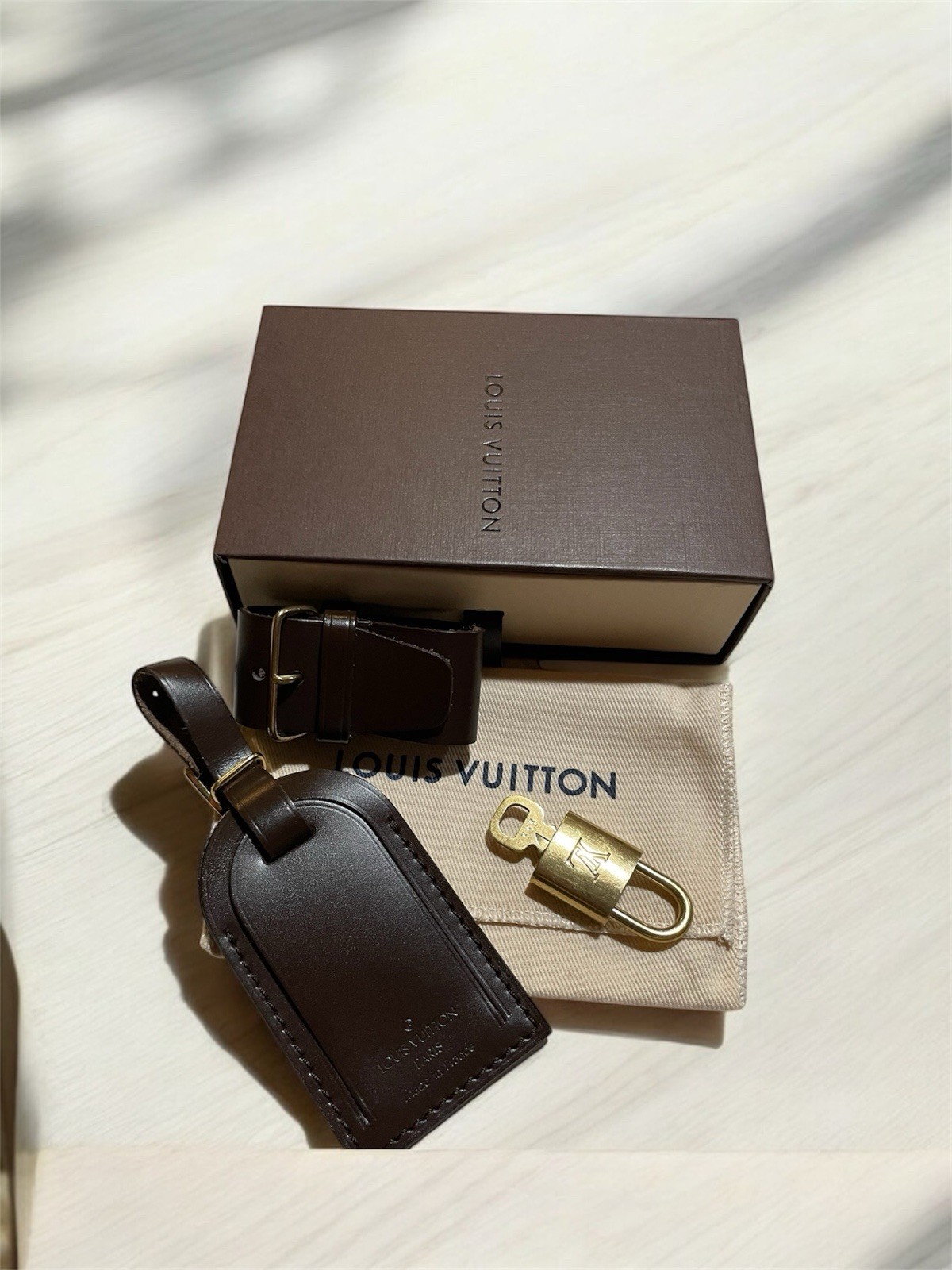EUC- Louis Vuitton Luggage Name Tag Set