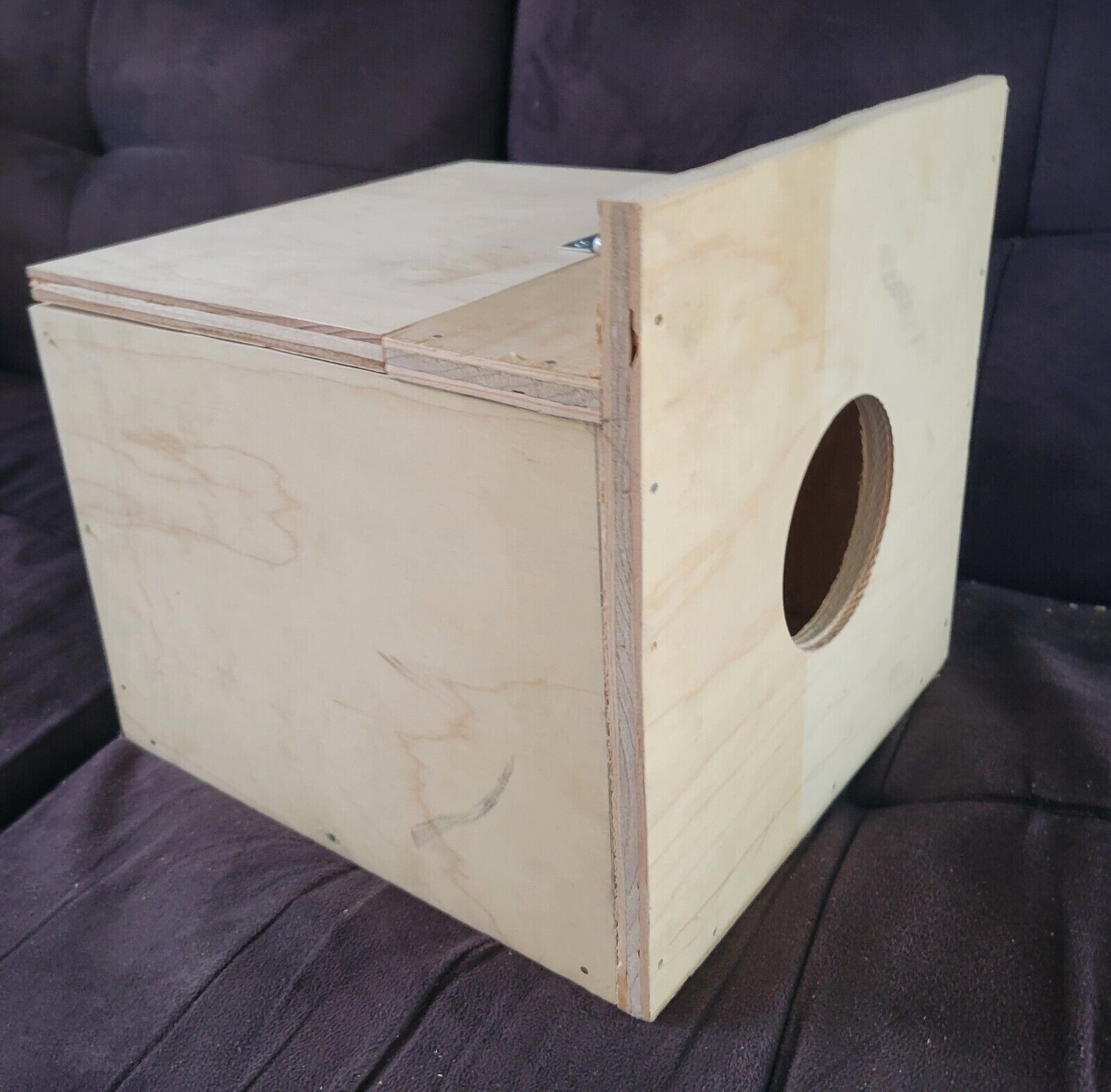 Nest Box (8"x8"x6") For Lovebirds, Australian parakeets, finches