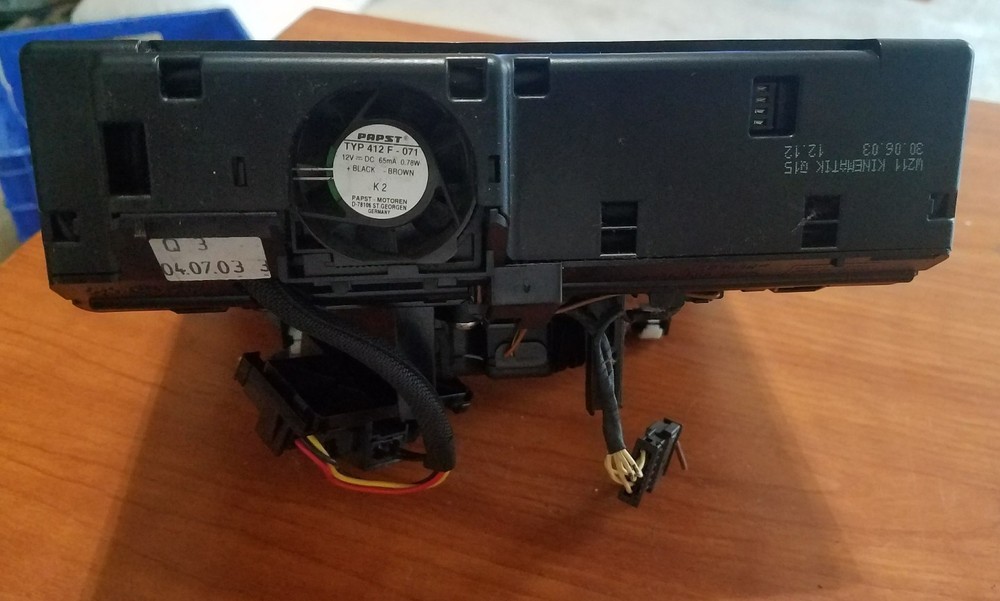 2004 Mercedes Benz E320 Wagon CD Changer Heated Seat Switch Used