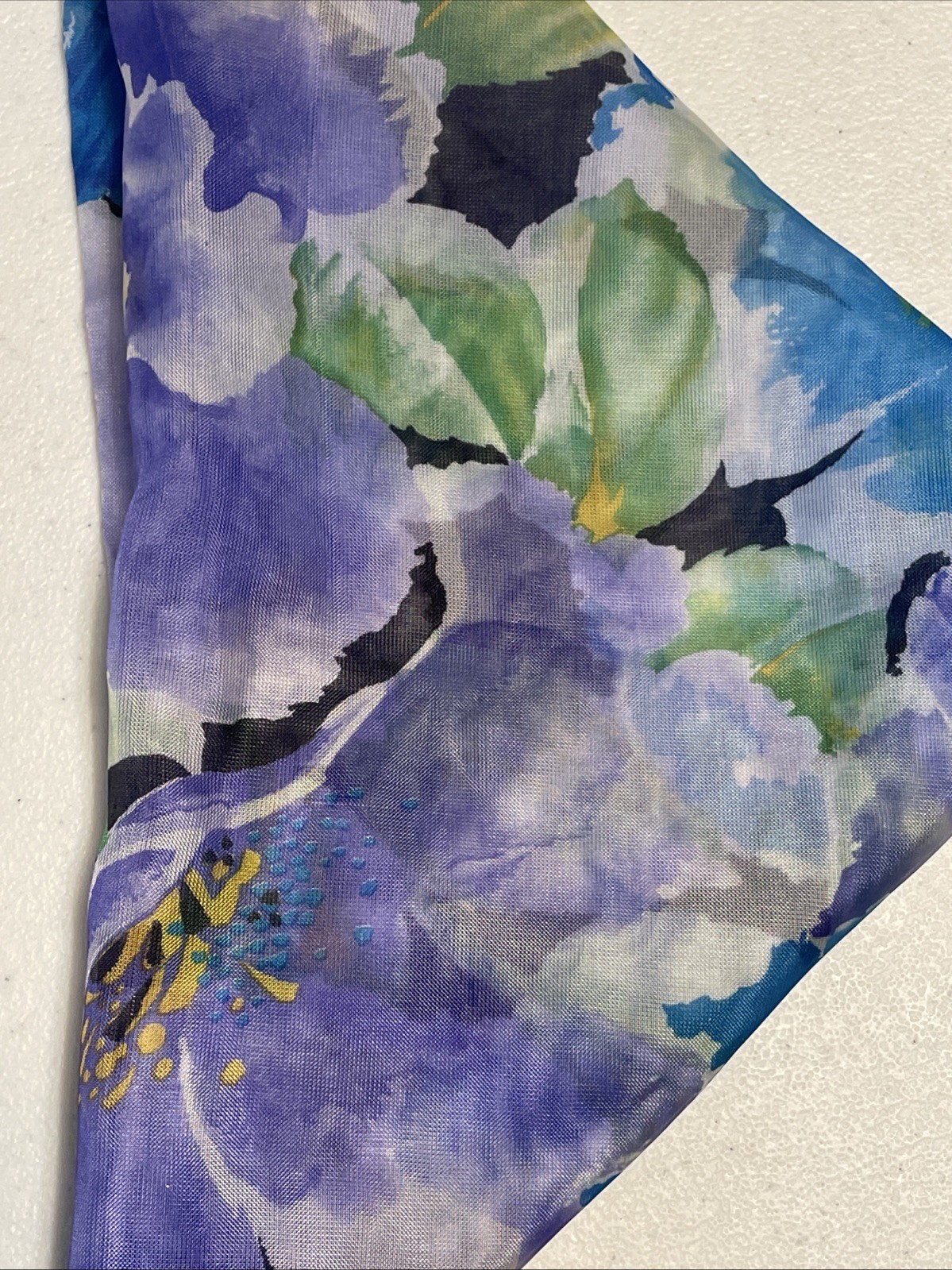 Vinta Headscarf Scarf 54” Silk Purple Floral Triangular Wrap 70s Midcentury MCM