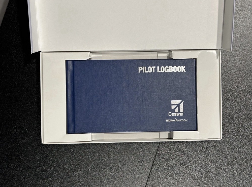 Cessna Sport/Private Pilot Kit with Logbook, Plotter, E6B & Course Access